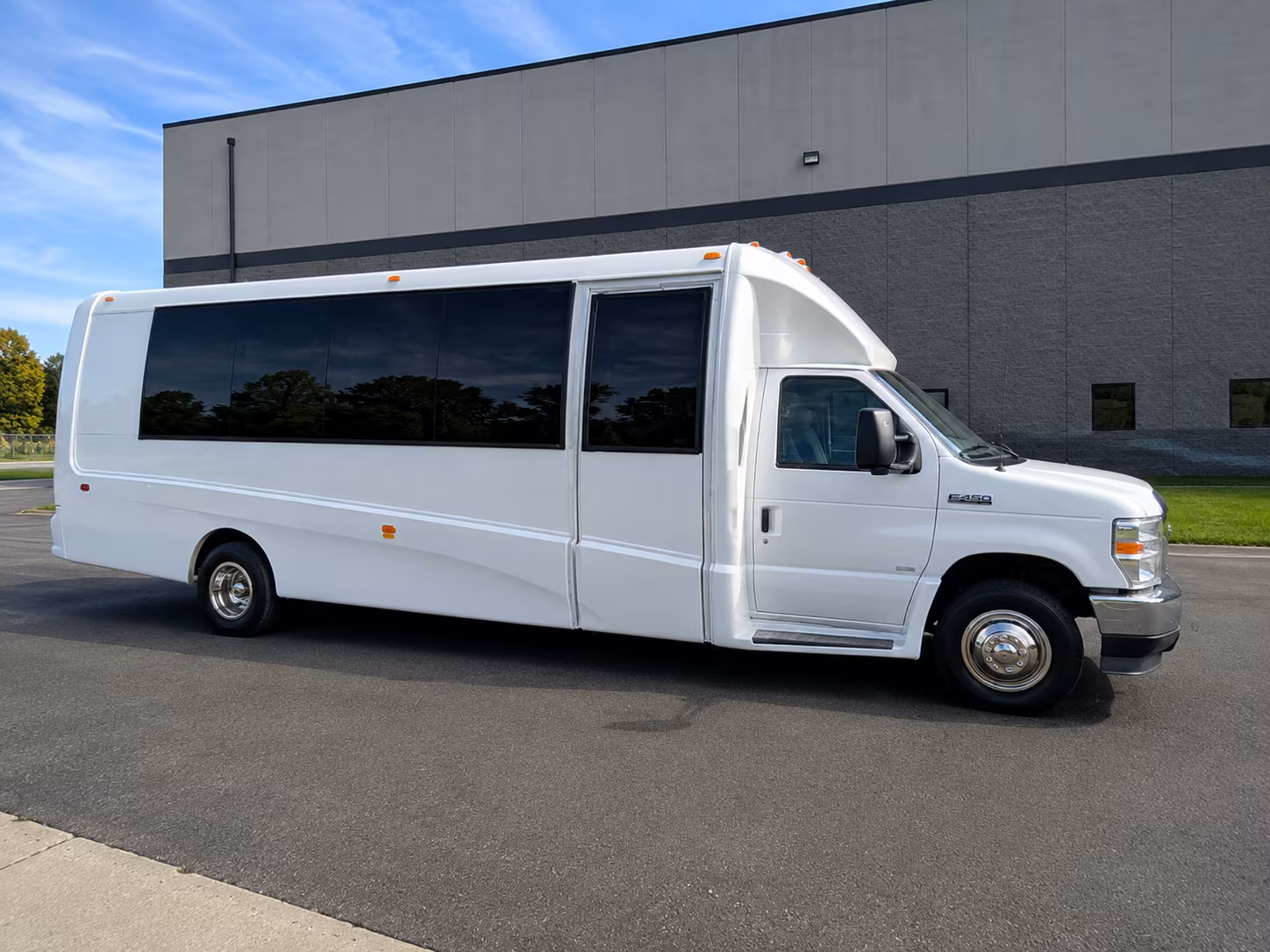 shuttle your guests from yonkers station without the parking scramble