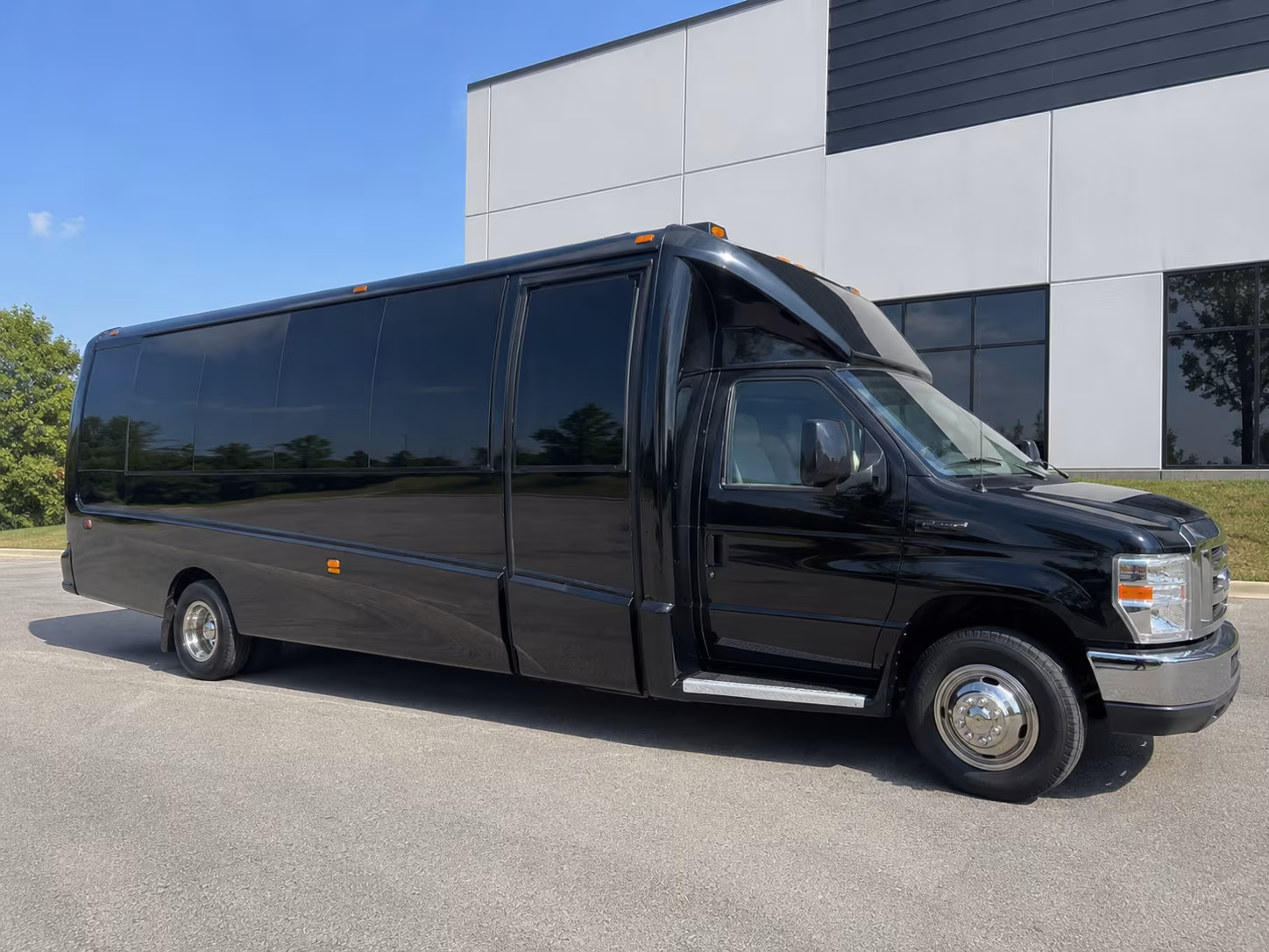white plains bus rentals